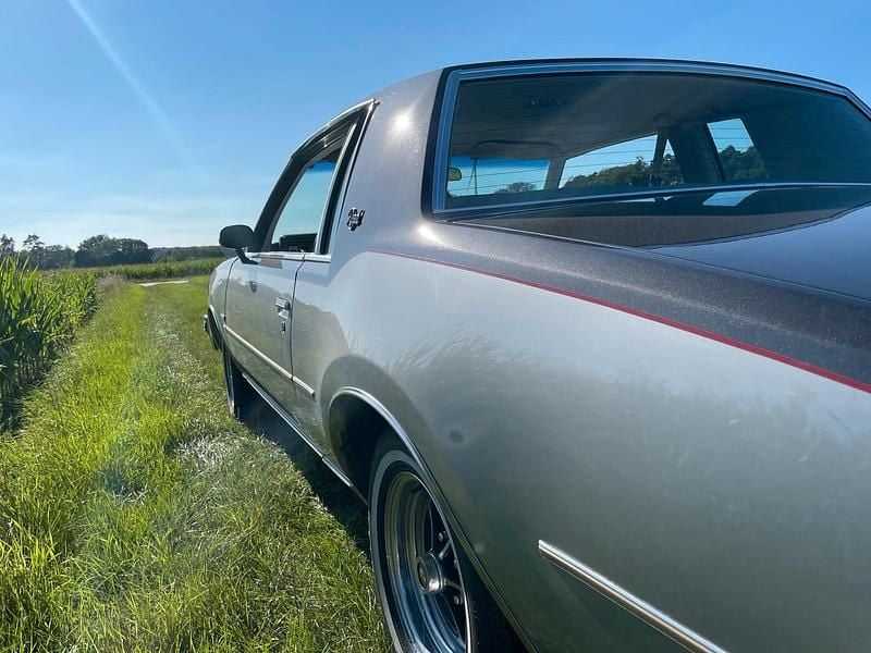 Grau Gebraucht 1979 Buick Regal Coupé | 12.000 € - Bild 1/4