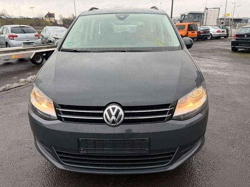 Gebraucht VW Sharan Comfortline 150 PS (110 kW) 2022 Uranograu Van / Kleinbus