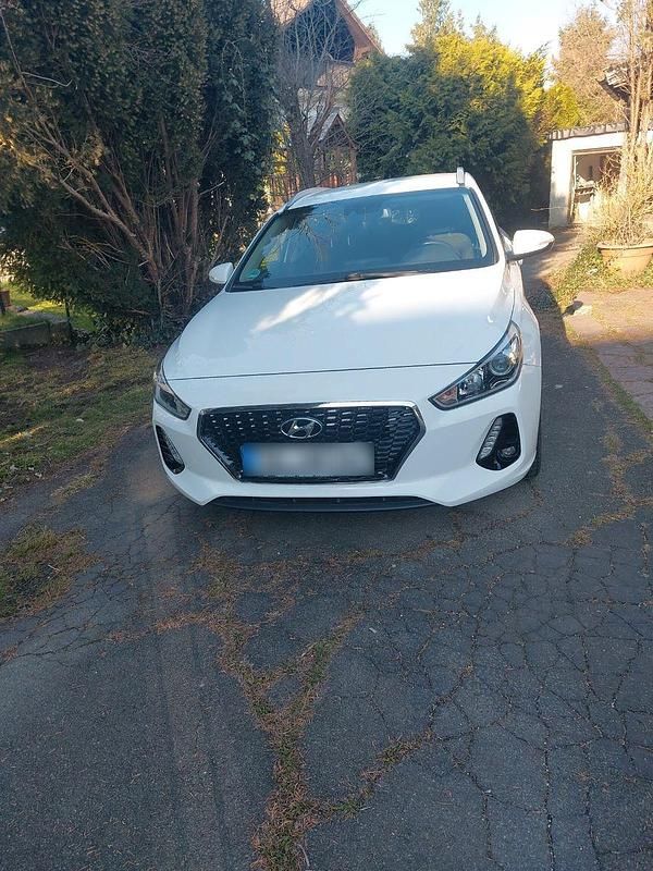 Gebraucht Hyundai i30 140 PS (102 kW) 2018 Weiß Kombi
