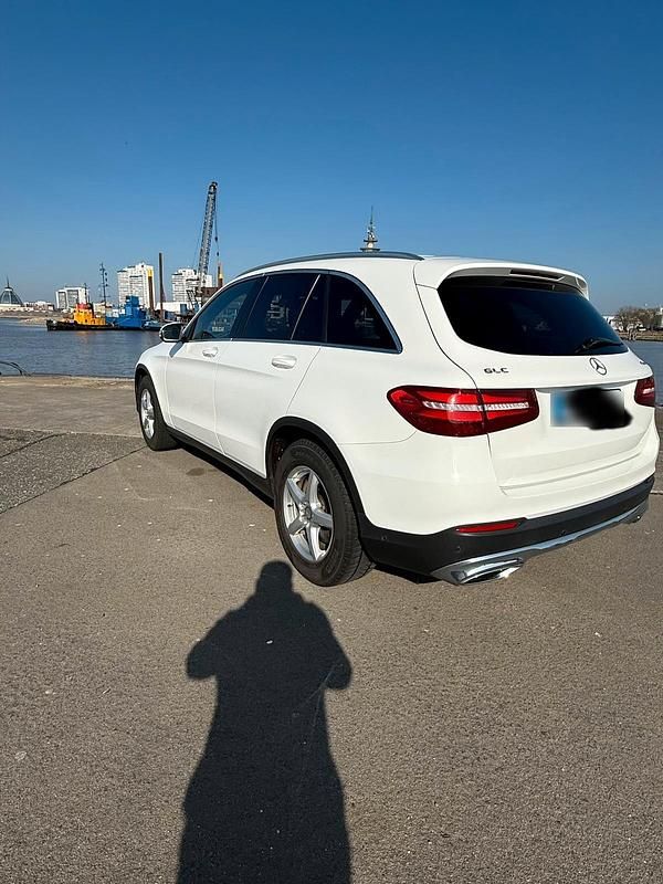 Gebraucht Mercedes GLC350 258 PS (189 kW) 2017 Weiß SUV