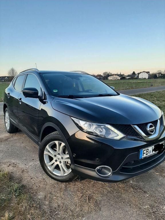 Schwarz Gebraucht 2015 Nissan Qashqai 360º SUV | 13.000 € (Fairer Preis) - Bild 1/3