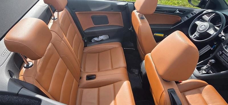 Second-hand VW Golf 105 CP (77 kW) 2011 Negru Cabrio