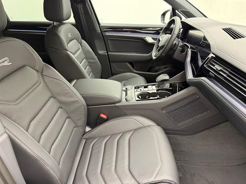 Gebraucht VW Touareg R-line 286 PS (210 kW) 2025 Grau SUV
