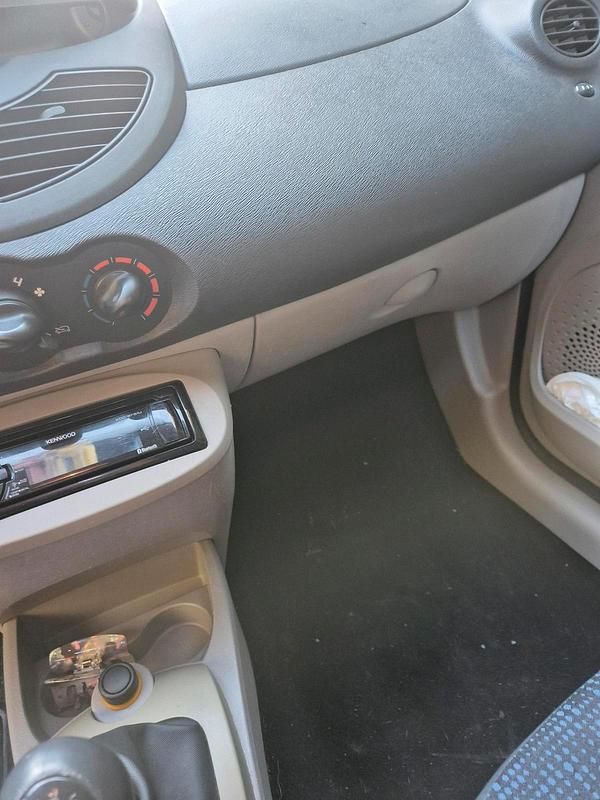 Rot Gebraucht 2009 Renault Twingo Kleinwagen | 1.800 € (Guter Preis) - Bild 1/4