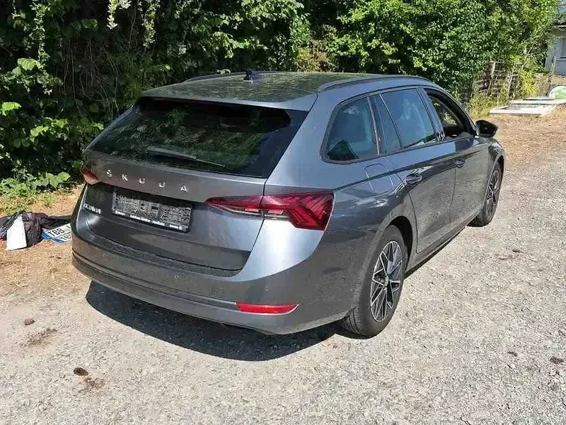 Gebraucht Skoda Octavia Clever 116 PS (85 kW) 2023 Graphit grau metallic Kombi