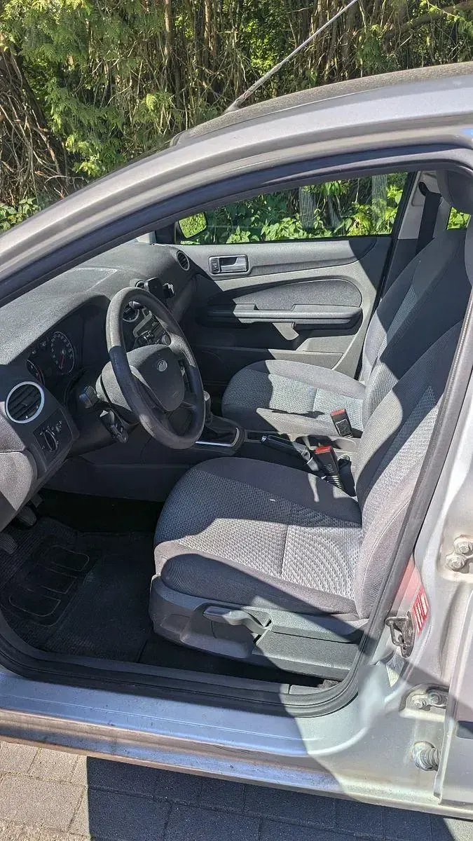 Second-hand Ford Focus 116 CP (85 kW) 2006 Argintiu Break