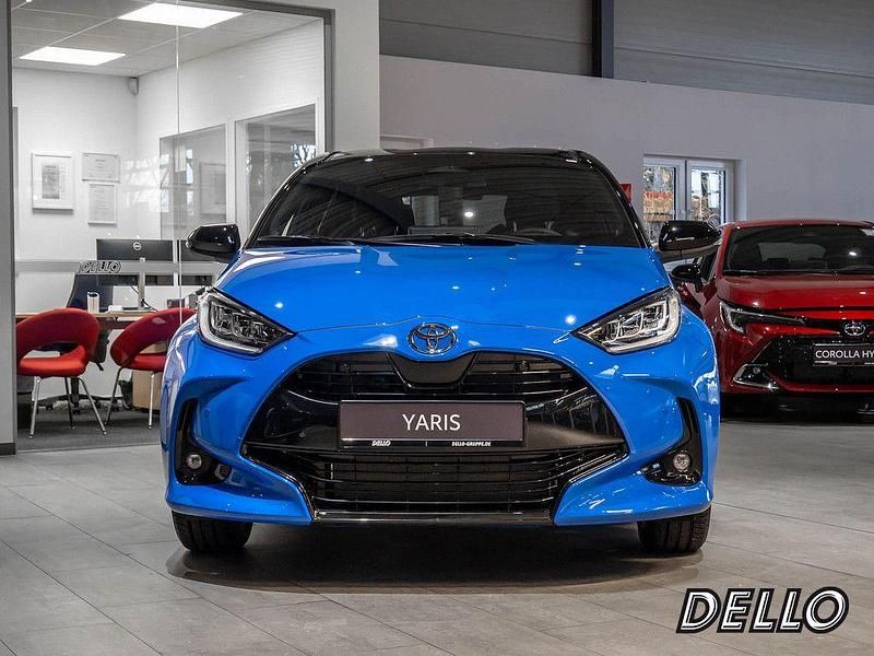 Neu Toyota Yaris Hybrid Plus 131 PS (96 kW) 2026 Blau Limousine