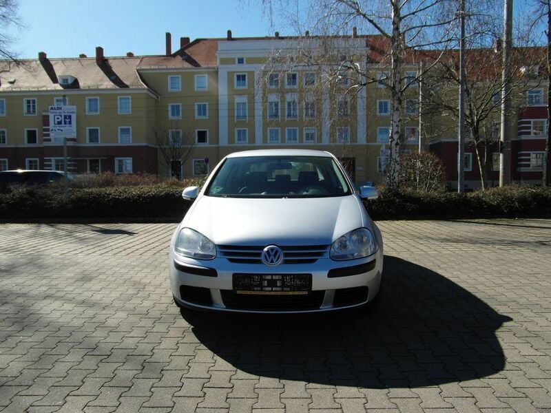 Silber Gebraucht 2004 VW Golf V Limousine | 1.699 € (Guter Preis) - Bild 1/4