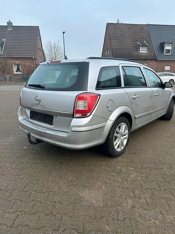 Gebraucht Opel Astra 110 PS (80 kW) 2008 Grau Kombi