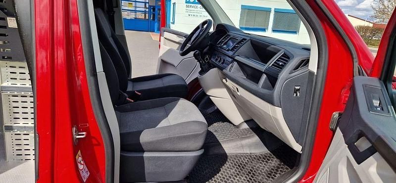 Second-hand VW Transporter 102 CP (75 kW) 2019 Roșu Van