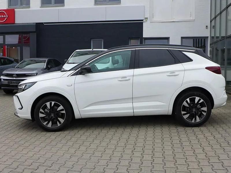Gebraucht Opel Grandland X Elegance 131 PS (96 kW) 2023 Jade weiß SUV