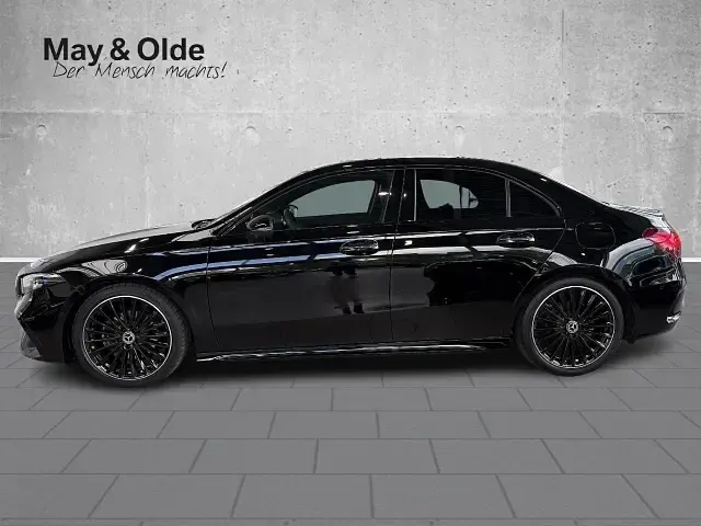 Gebraucht Mercedes A200 AMG 150 PS (110 kW) 2023 Schwarz Limousine