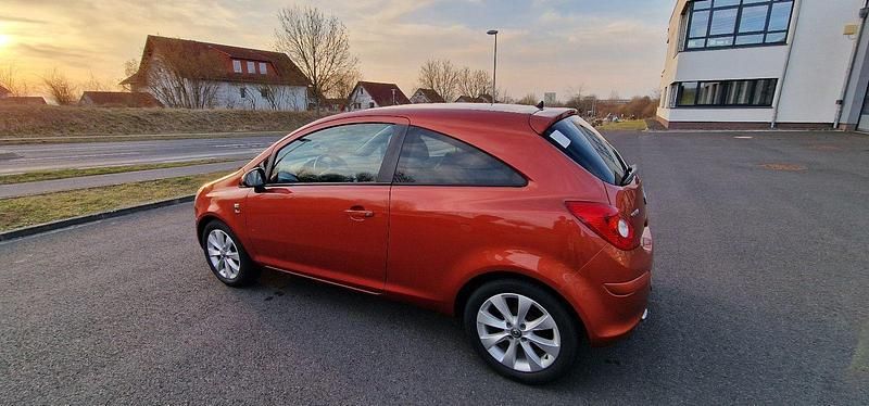 Gebraucht Opel Corsa Edition 69 PS (50 kW) 2011 Rot Kleinwagen