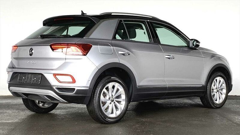 Gebraucht VW T-Roc Style 150 PS (110 kW) 2022 Silber / pyritsilber zweifarbig / metallic SUV