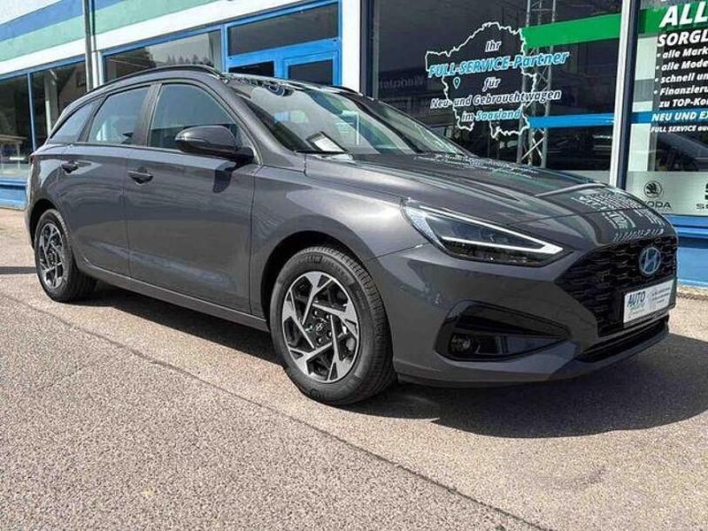 Gebraucht Hyundai i30 101 PS (74 kW) 2025 Ecotronic gray Kombi
