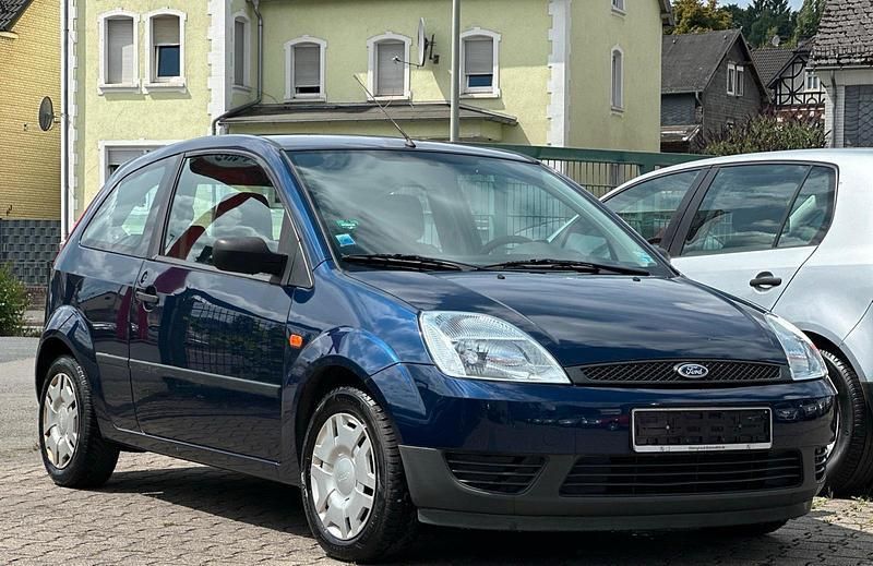 Blau Gebraucht 2003 Ford Fiesta Kleinwagen | 2.750 € (Teuer) - Bild 1/4