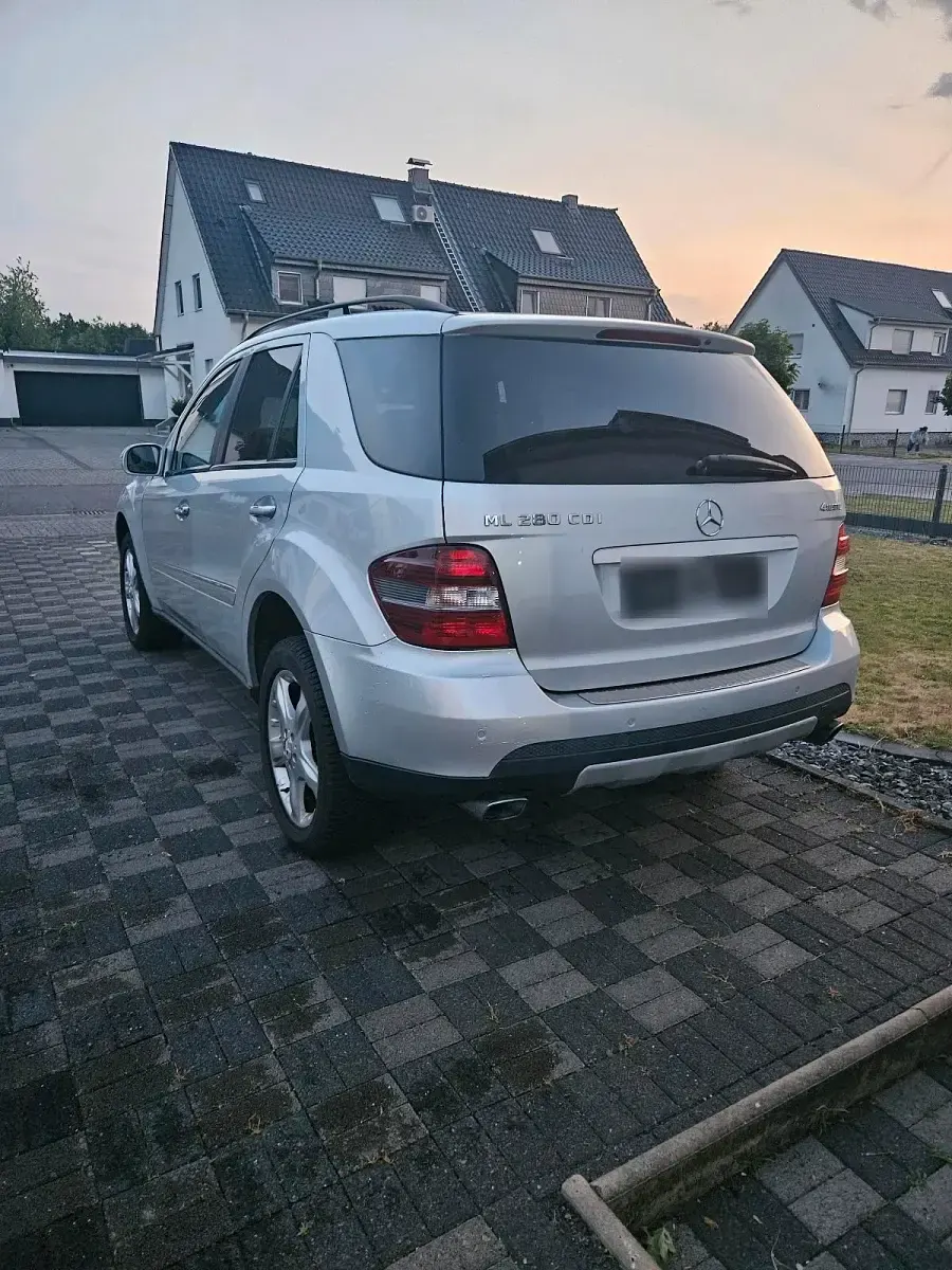 Gebraucht Mercedes ML280 190 PS (139 kW) 2007 Silber SUV