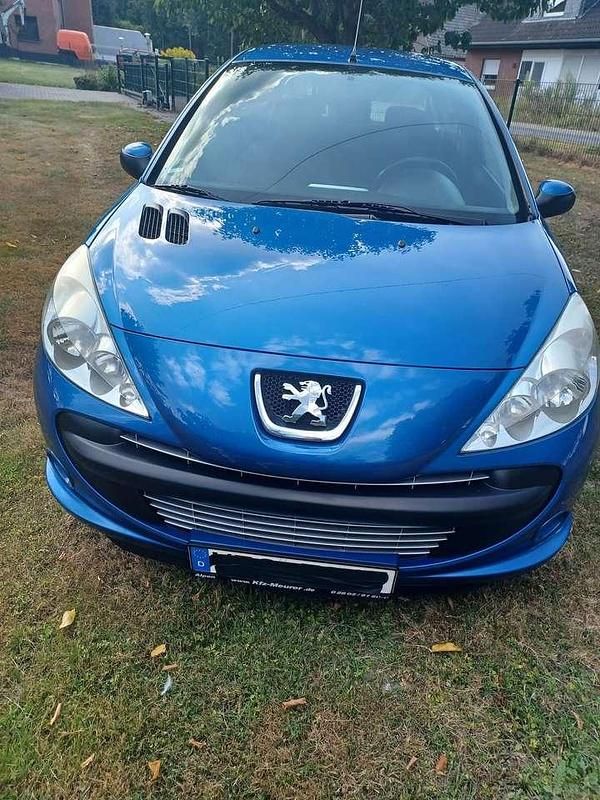 Blau Gebraucht 2012 Peugeot 206+ Kleinwagen | 1.900 € (Fairer Preis) - Bild 1/4