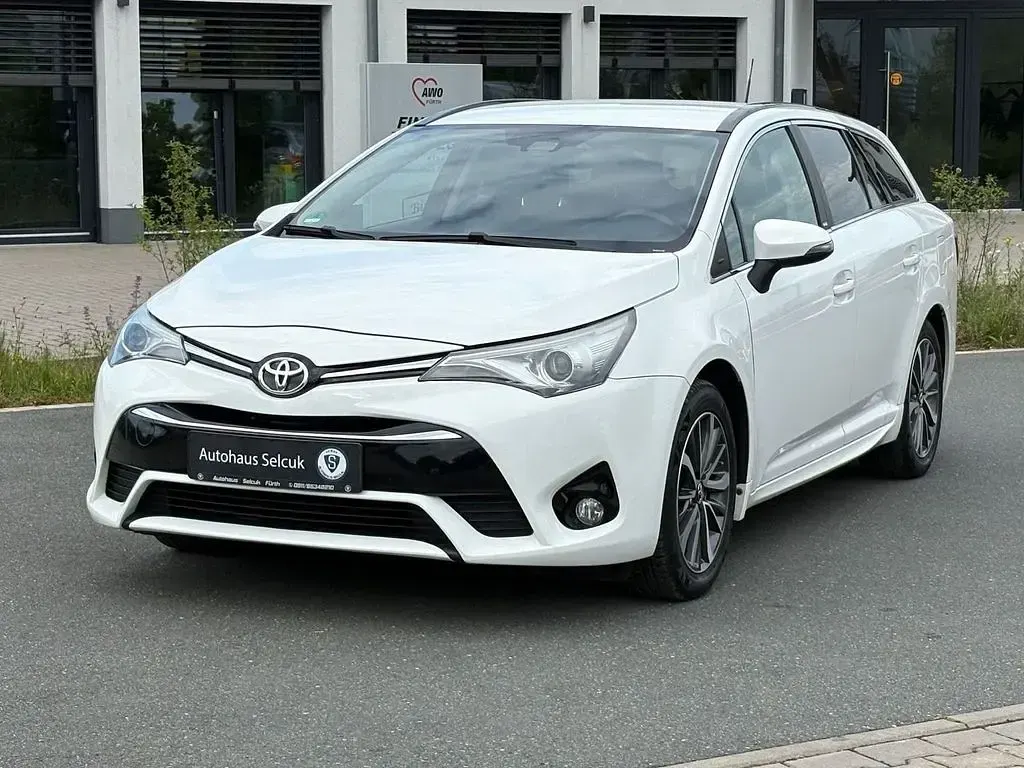 Gebraucht Toyota Avensis Edition-S 111 PS (81 kW) 2016 Weiß Limousine