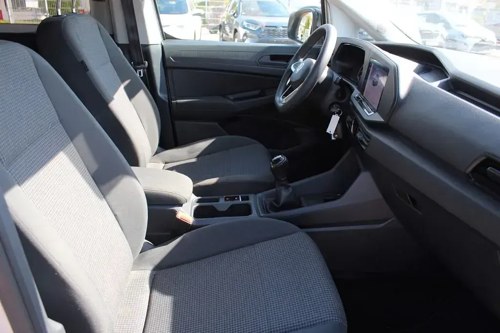 Gebraucht VW Caddy Basis 114 PS (83 kW) 2022 Silber Van / Kleinbus