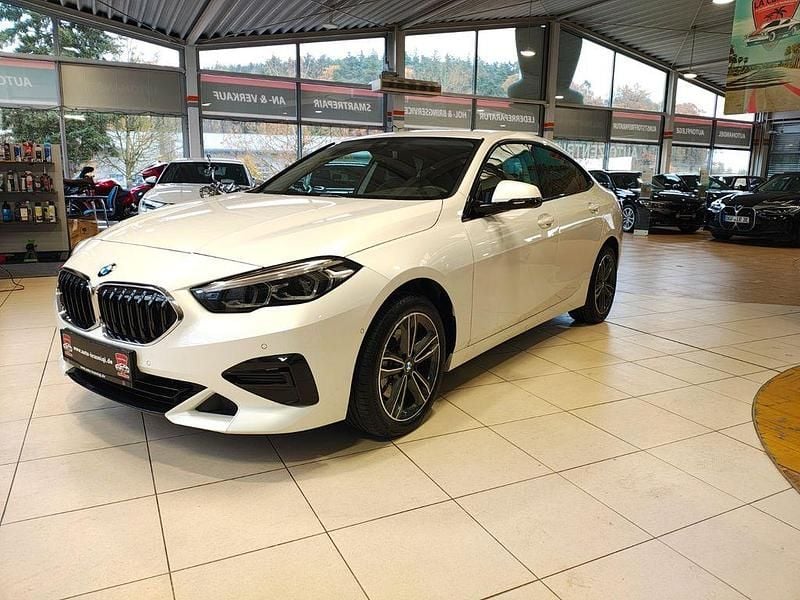 Weiß Gebraucht 2024 BMW 218 Sport Line Coupé | 27.900 € (Fairer Preis) - Bild 1/4