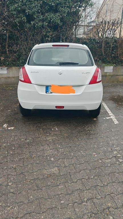 Gebraucht Suzuki Swift Club 94 PS (69 kW) 2015 Weiß Kleinwagen