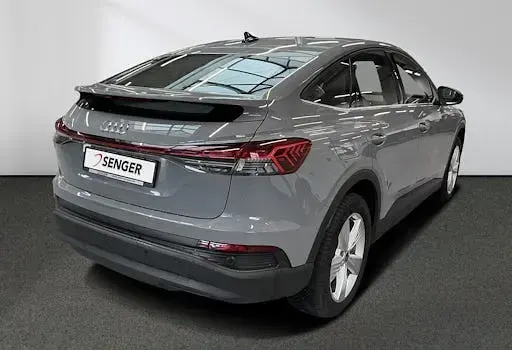 Gebraucht Audi Q4 Sportback e-tron Sport 150 kW (204 PS) 2023 Kieselgrau SUV