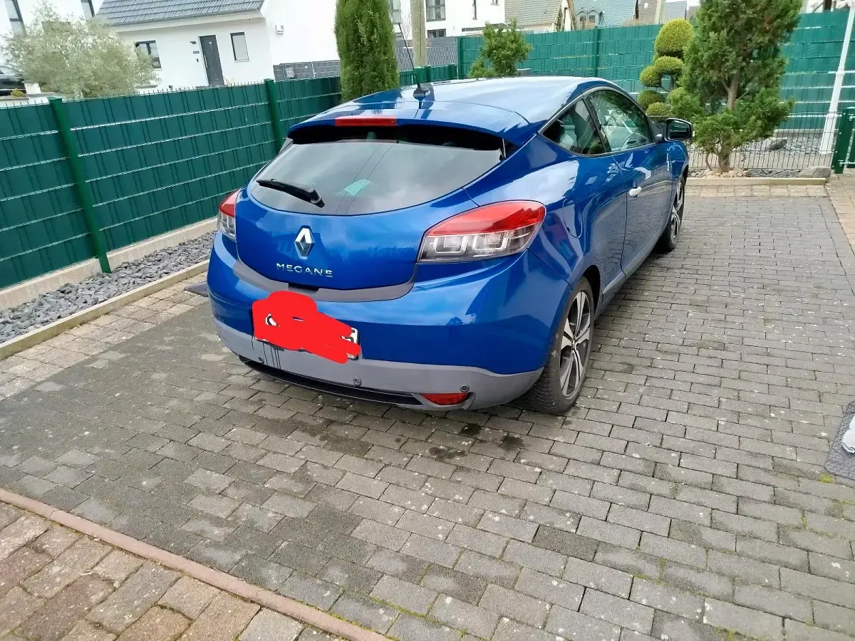 Gebraucht Renault Mégane Coupé Bose Edition 131 PS (96 kW) 2011 Blau Coupé