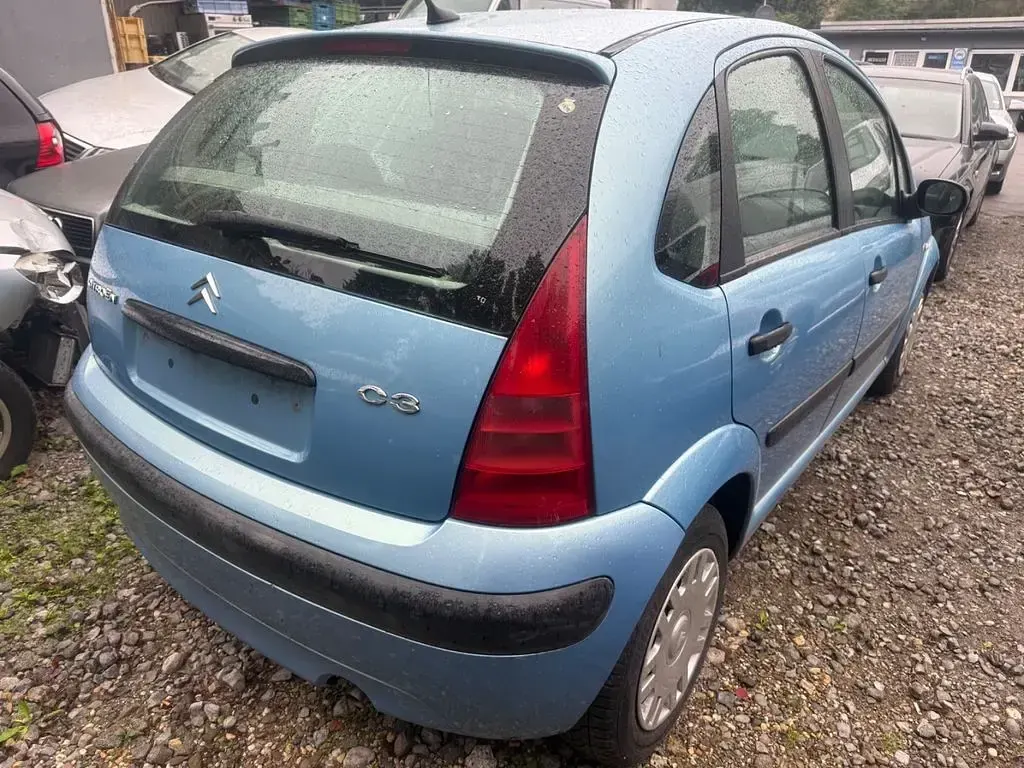 Używany Citroën C3 73 KM (53 kW) 2002 Niebieski Hatchback