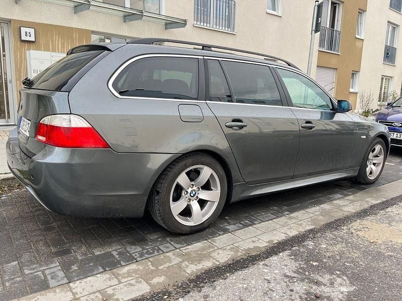 Gebraucht BMW 525 177 PS (130 kW) 2007 Grau Kombi