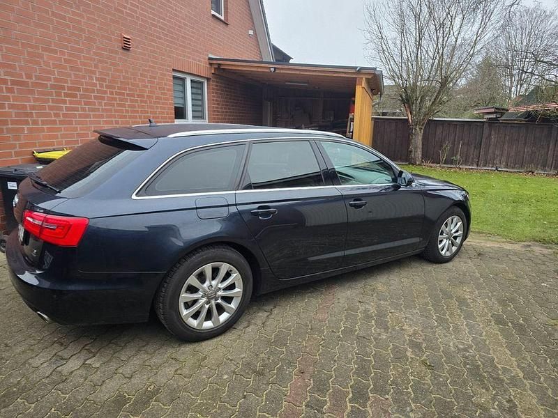 Blau Gebraucht 2012 Audi A6 Kombi | 11.000 € (Fairer Preis) - Bild 1/4