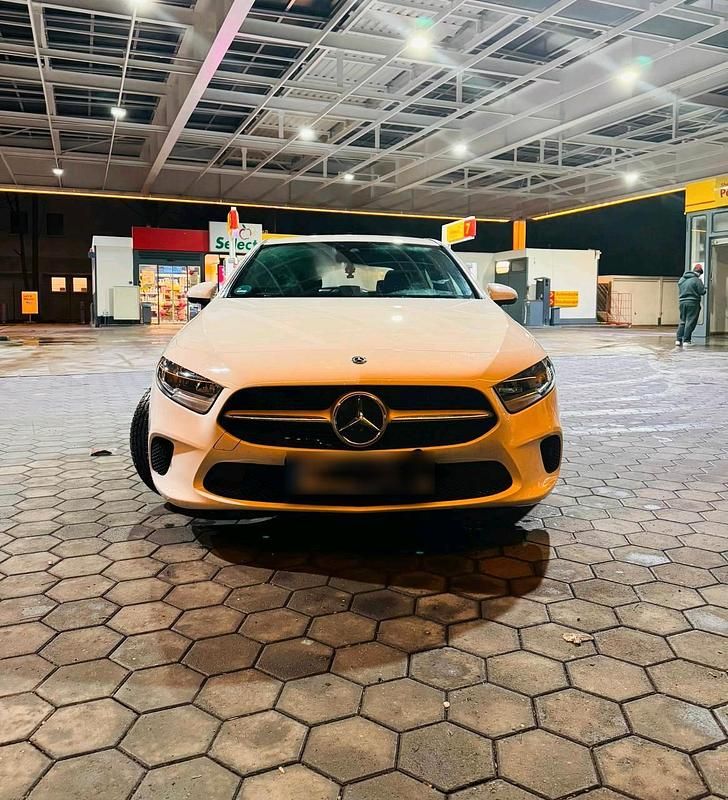 Gebraucht Mercedes A220 190 PS (139 kW) 2019 Weiß Limousine