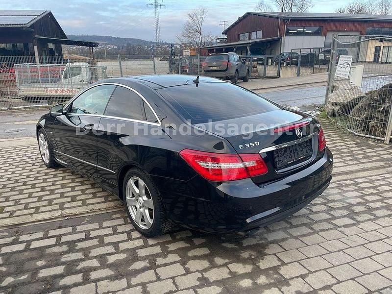 Gebraucht Mercedes E350 AMG 231 PS (169 kW) 2011 Schwarz Coupé