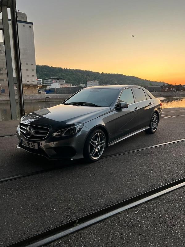 Gebraucht Mercedes E350 AMG line 258 PS (189 kW) 2015 Grau Limousine