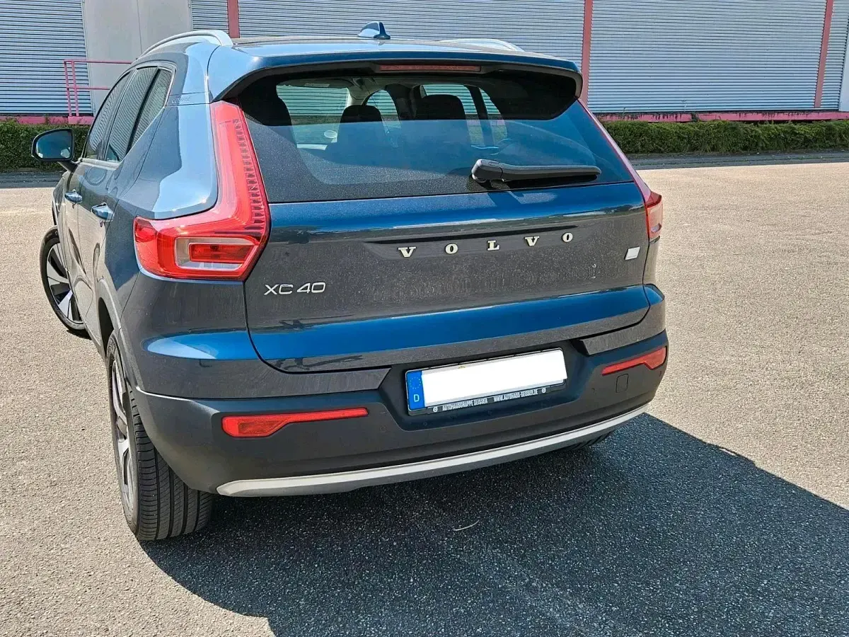 Gebraucht Volvo XC40 211 PS (155 kW) 2022 Blau SUV