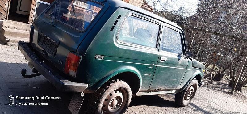 Gebraucht Lada niva 82 PS (60 kW) 2001 Grün SUV