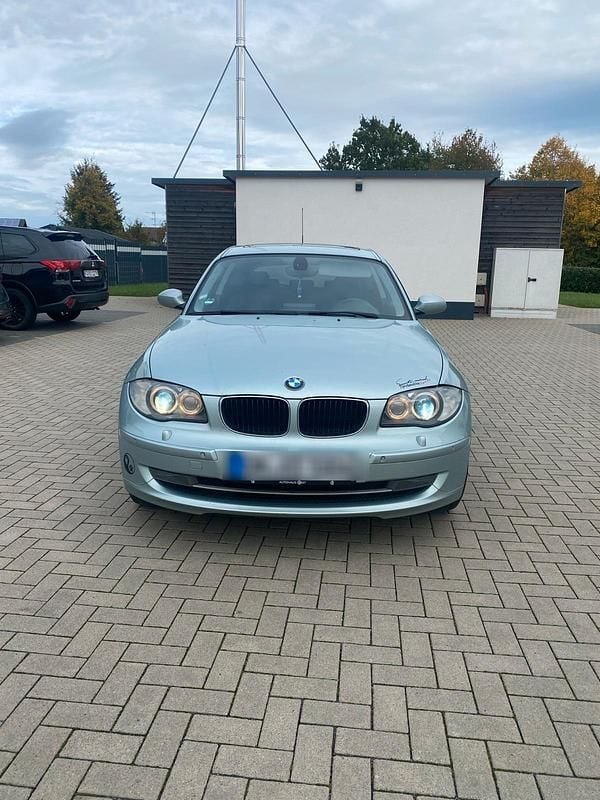 Silber Gebraucht 2008 BMW 116 Sport Line Kleinwagen | 2.600 € (Guter Preis) - Bild 1/4