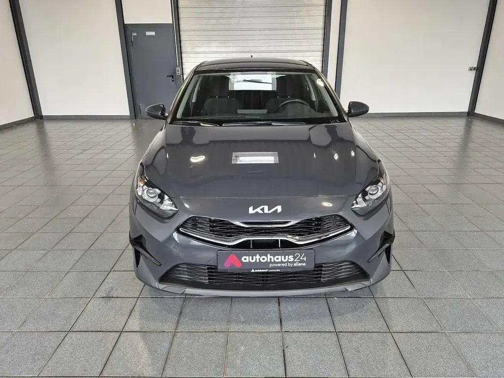 Usado Kia Ceed Vision 160 CV (117 kW) 2022 Plateado Utilitario
