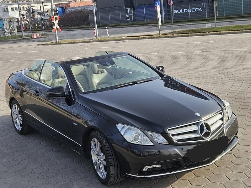 Gebraucht Mercedes E350 231 PS (169 kW) 2010 Schwarz Cabrio