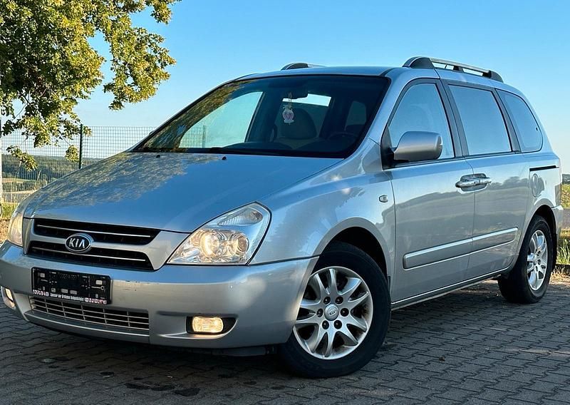 Silber Gebraucht 2007 Kia Carnival Van / Kleinbus | 2.950 € (Guter Preis) - Bild 1/4