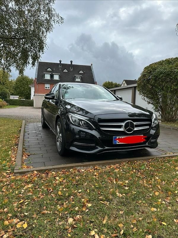 Schwarz Gebraucht 2015 Mercedes C220 Limousine | 20.000 € (Teuer) - Bild 1/4