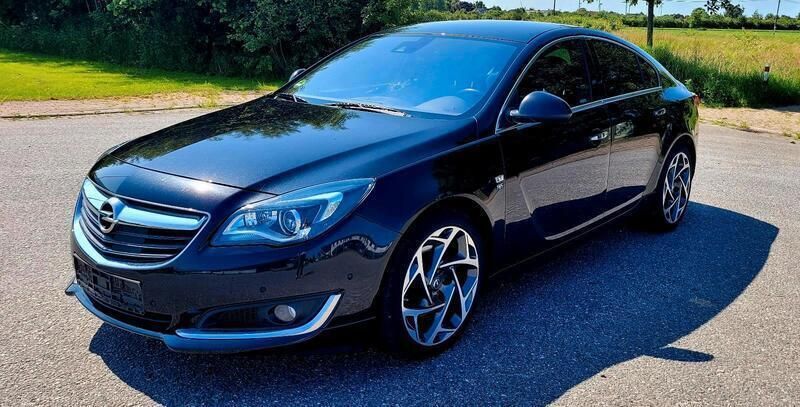 Schwarz Gebraucht 2016 Opel Insignia Business Limousine | 7.995 € (Guter Preis) - Bild 1/4