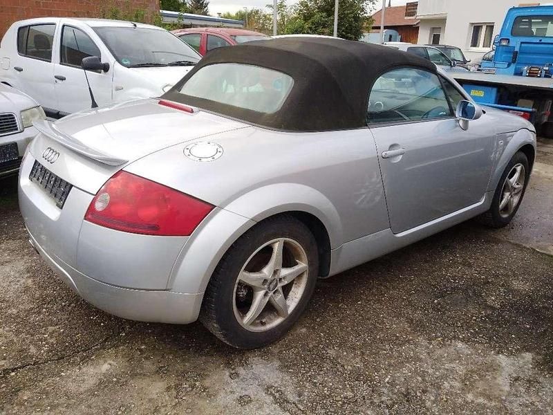 Gebraucht Audi TT Roadster 179 PS (131 kW) 2001 Lichtsilber metallic Cabrio
