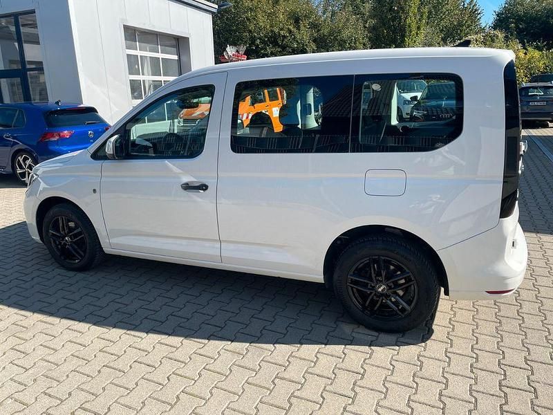 Gebraucht VW Caddy 102 PS (75 kW) 2023 Weiß Van / Kleinbus