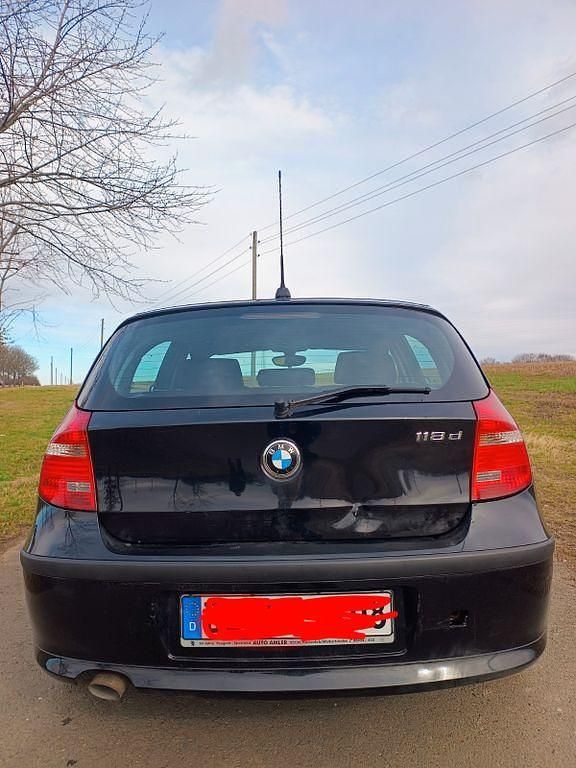 Gebraucht BMW 118 143 PS (105 kW) 2010 Schwarz Kleinwagen