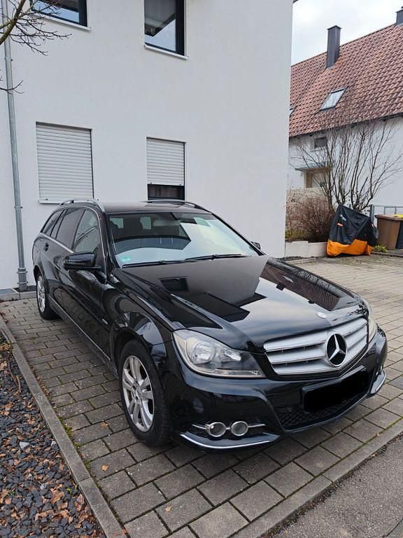 Schwarz Gebraucht 2011 Mercedes C200 Kombi | 5.700 € (Fairer Preis) - Bild 1/4