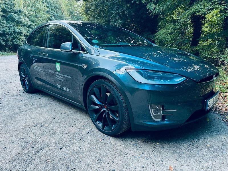 Grau Gebraucht 2017 Tesla Model X SUV | 34.700 € - Bild 1/4