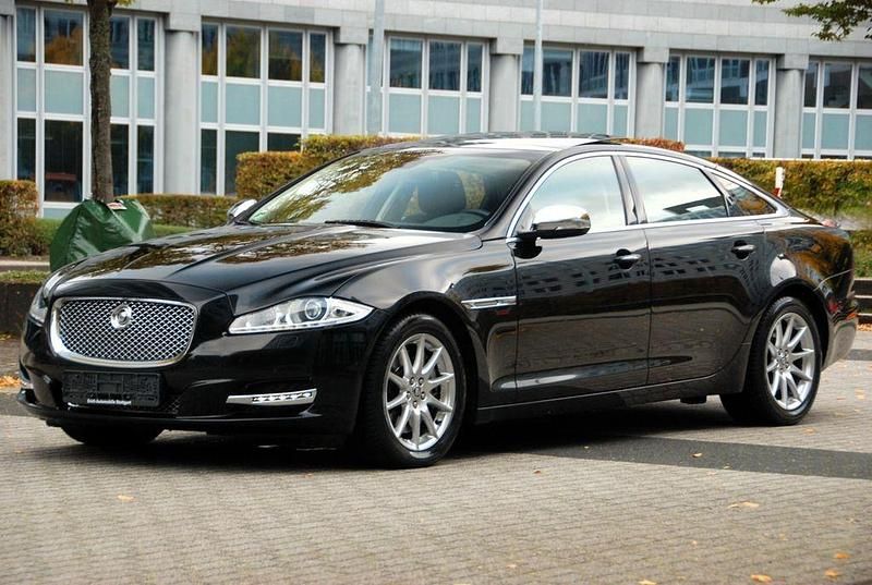 Schwarz Gebraucht 2013 Jaguar XJ Premium Luxury Limousine | 17.990 € (Etwas zu teuer) - Bild 1/4