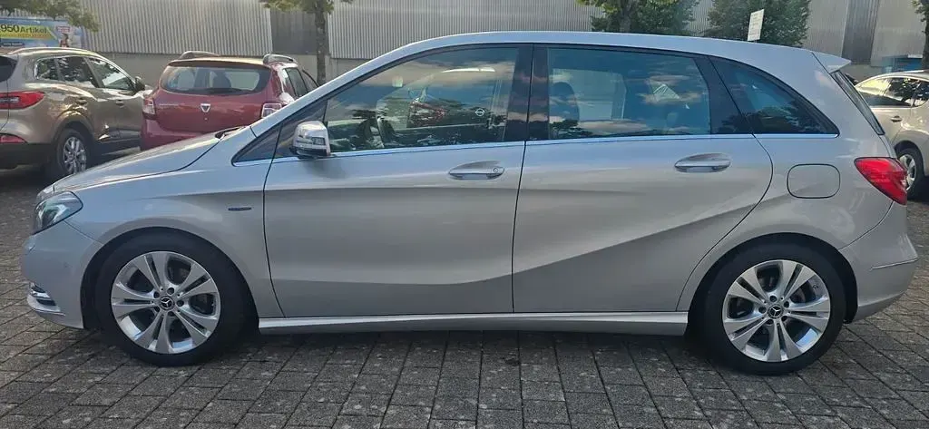 Gebraucht Mercedes B200 136 PS (100 kW) 2012 Silber Kleinwagen