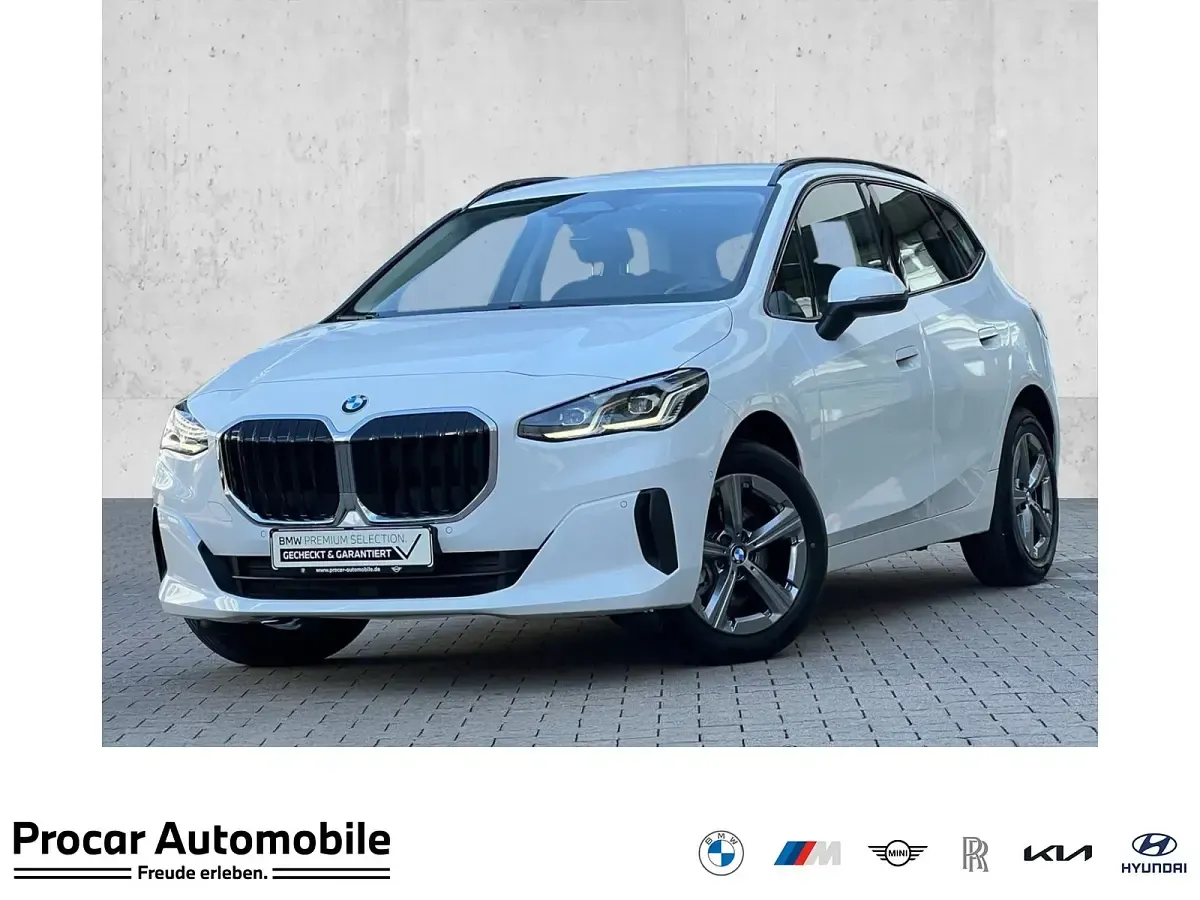 Gebraucht BMW 220 Active Tourer Luxury Line 150 PS (110 kW) 2025 Van / Kleinbus